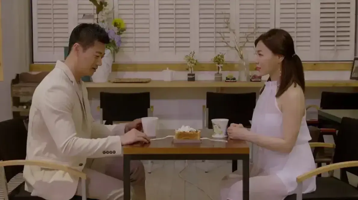 《邻居家妻子》高清完整版-我邻居的老婆未删减1080P-韩语中字百度网盘夸克迅雷下载-韩影《我邻居的妻子》在线观看