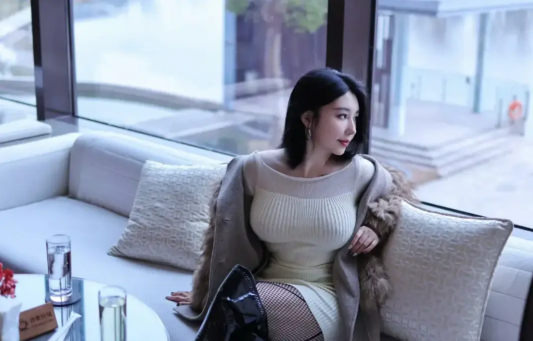 《教母三人行》Eliy短剧未删减完整版在线观看 - 教母godmom三部曲蓝光典藏全集 - 免费4K高清资源夸克网盘